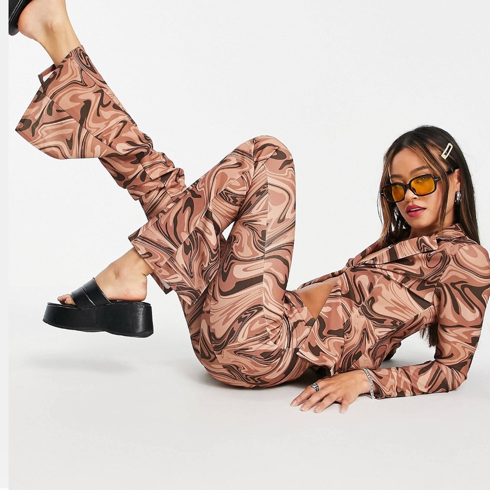 00’s jersey suit in marble print